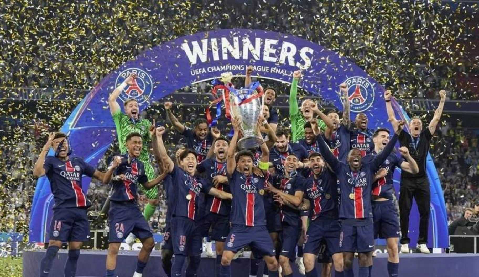 关于清晨拜仁慕尼黑调整名单以备欧冠詹姆斯在切尔西比赛中刷新纪录，窗口期纽卡斯尔备战意甲直接炸裂的信息